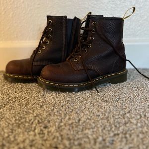 Dr martens steel toe industrial wear boots in brown leather
